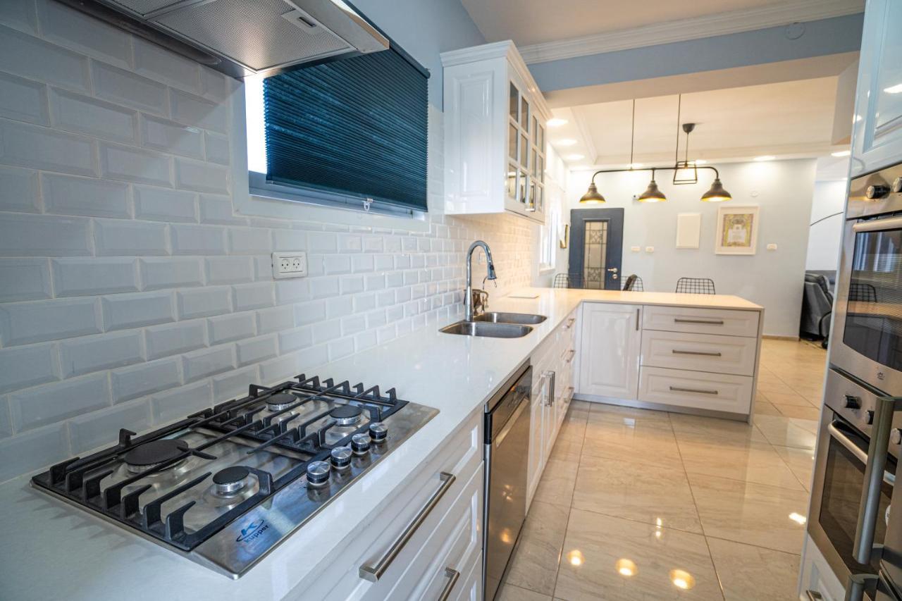 Windows On Netanya Luxury Penthouse Downtown Apartment Exterior foto